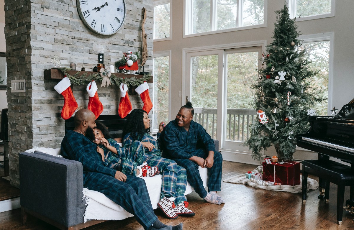 family at christmas.jpg family at christmas watching christmas films