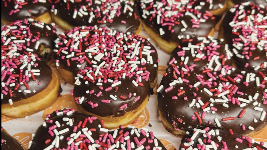 The Best Valentine's & Galentine's Day Food and Drink Deals 2026